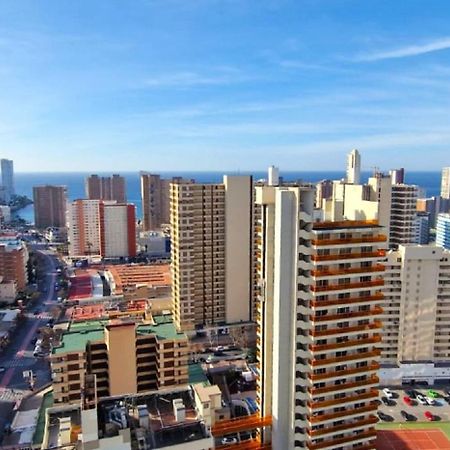 Gemelos 22-1-23 Benidorm Buitenkant foto