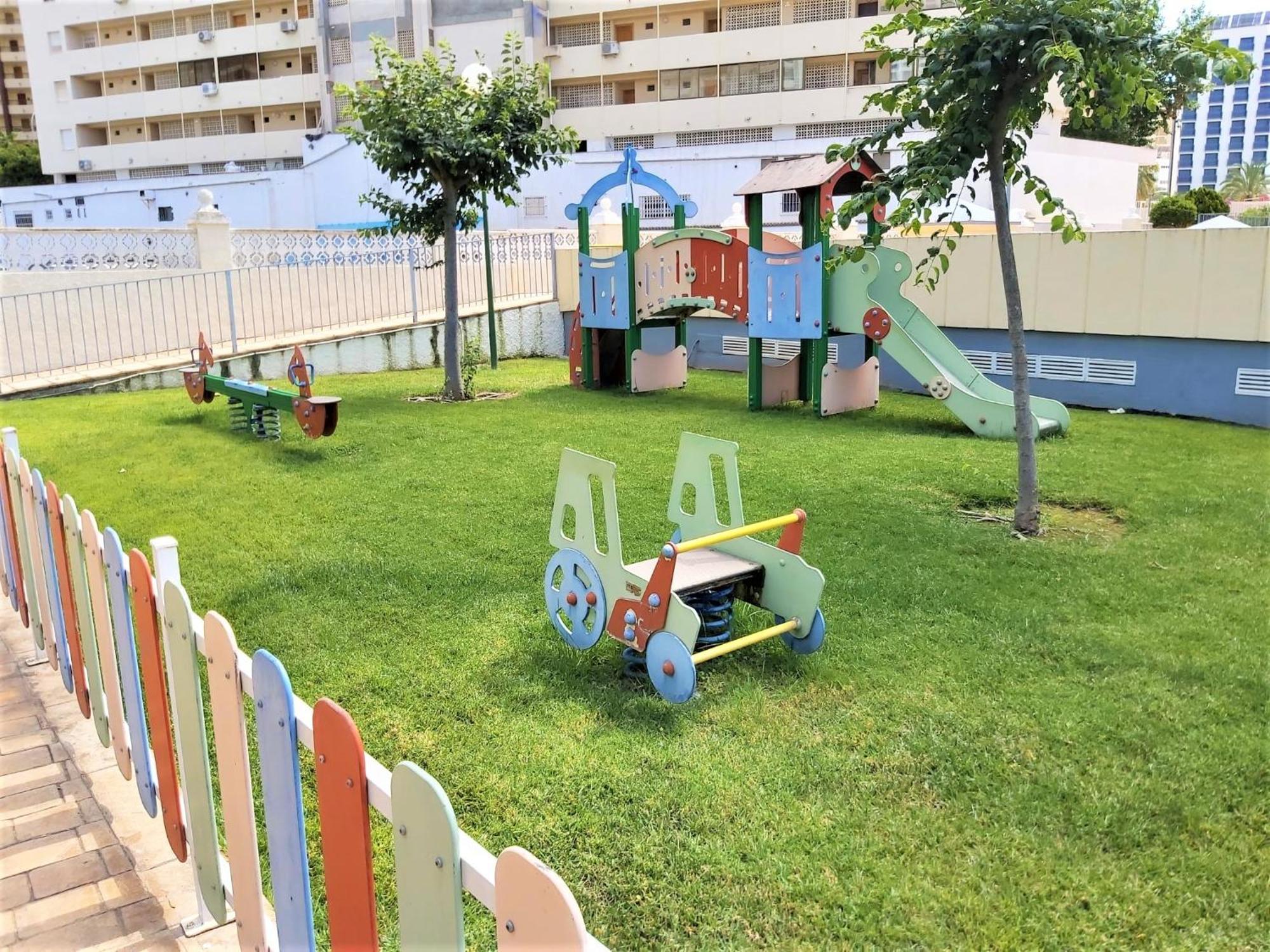 Gemelos 22-1-23 Benidorm Buitenkant foto